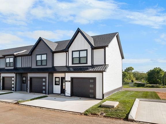 2nd image of 208 Jonathan Wade Cir