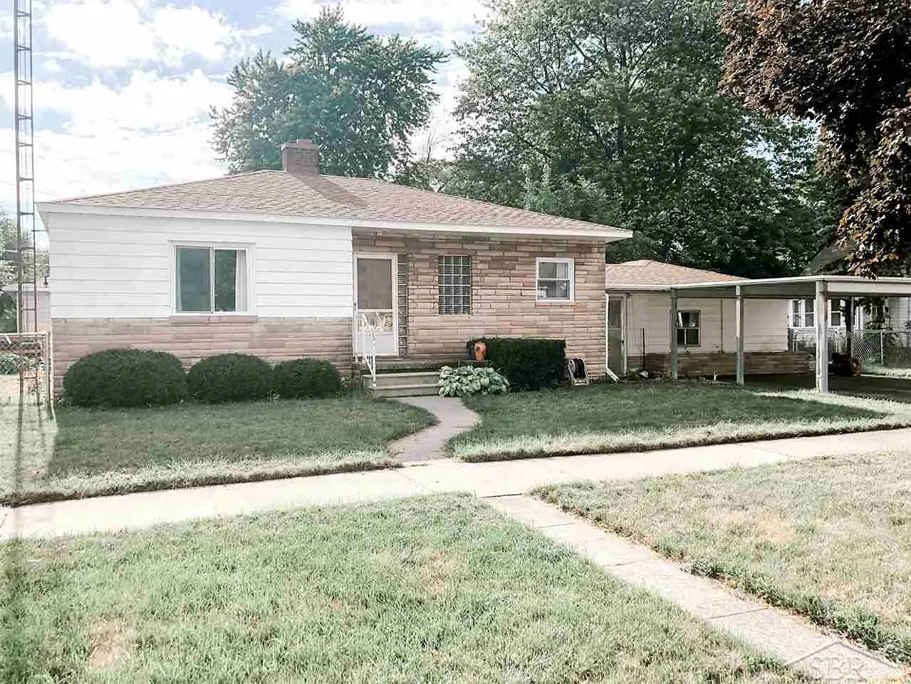 301 Sidney St photo 1