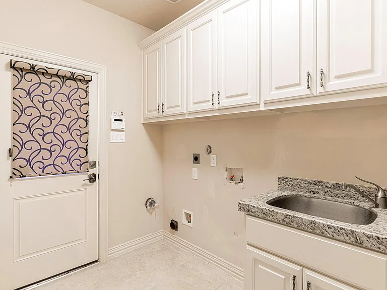 13417 Preston Cliff Ct — Photo 35