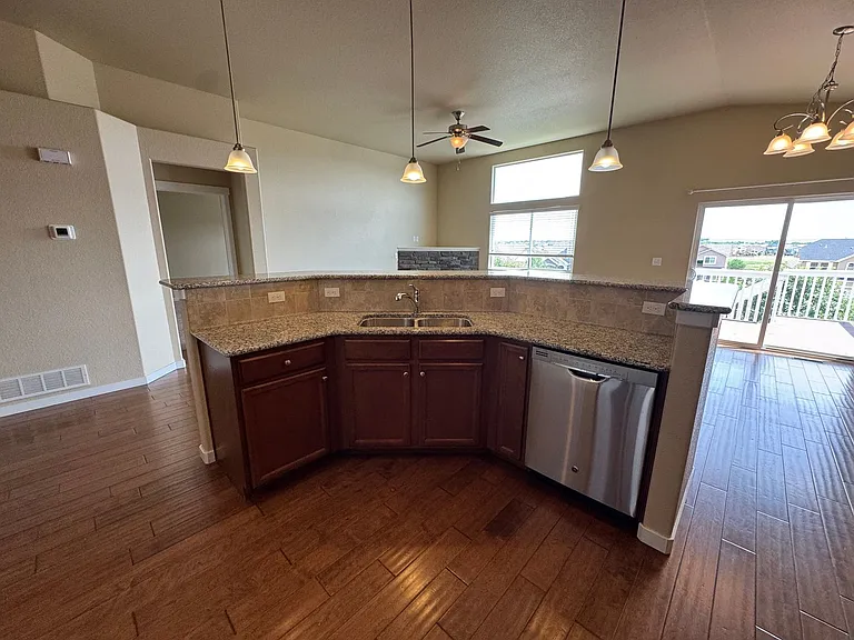 7623 Dutch Loop — Photo 5