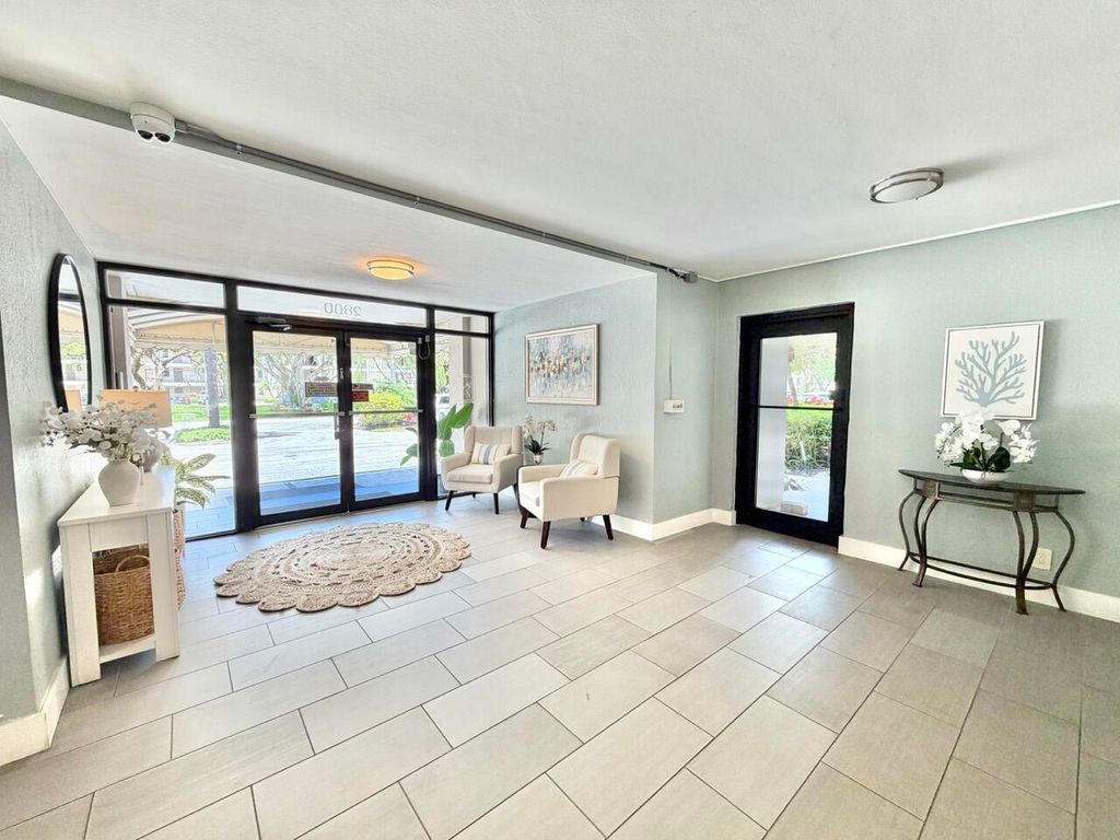 2800 N Palm Aire Drive Unit 404, photo 9