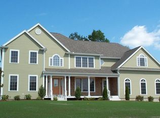 16 Lullaby Ln, North Easton, MA 02356