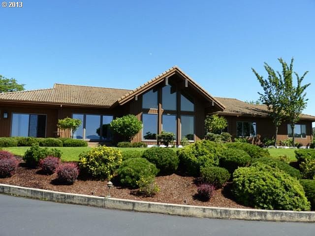 1st image of 480 SE Summit Dr