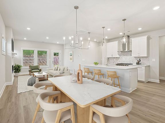 The Roswell floorplan with the Relaxed Transitional Linen interior package.