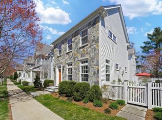 16 Maple St #16, Medfield, MA 02052