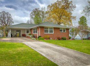 1849 Fairoaks Rd, Kingsport, TN 37664