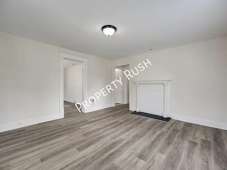 3818 Chandler Ave — Photo 6