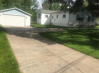 1825 Vancouver St, Cuyahoga falls, OH 44221