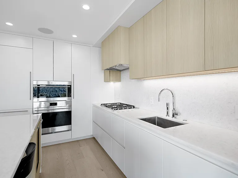 7433 Cambie St #2104 — Photo 10
