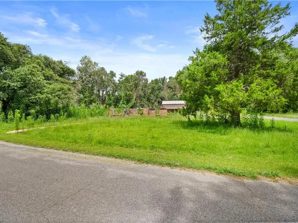 100 ELM Street, Sicily Island, LA 71368