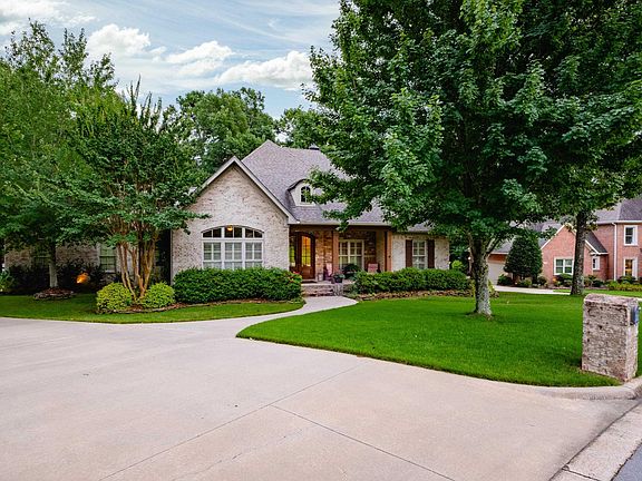 2nd image of 107 Noyant Dr