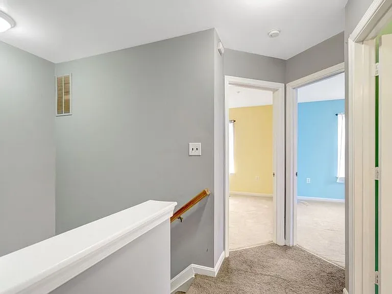 1121 Varney St SE — Photo 33