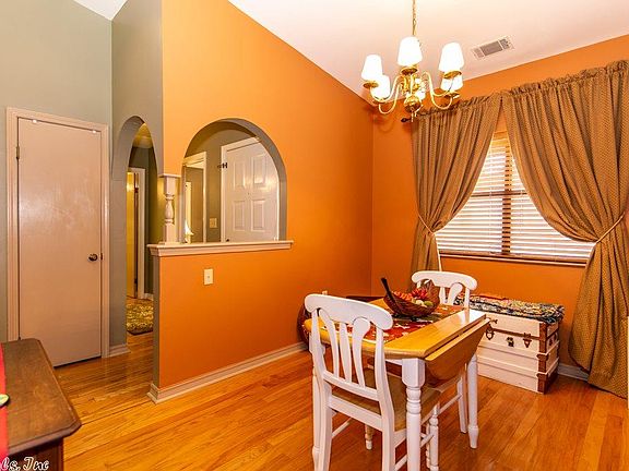 5th image of 301 Kings Row Dr APT 410