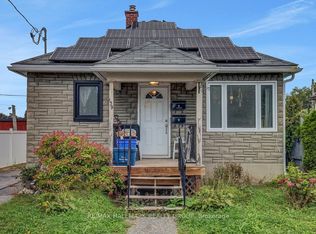 139 Carillon St #1, Ottawa, ON K1L 5Y4