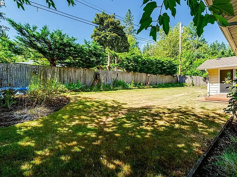 310 E 48th Ave — Photo 12