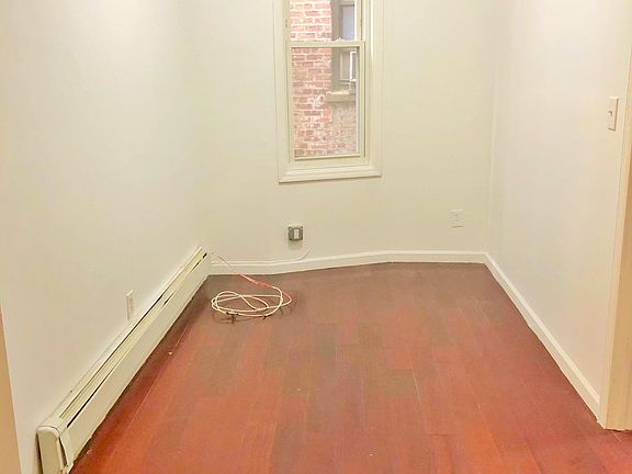 5th image of 3280 Hull Ave