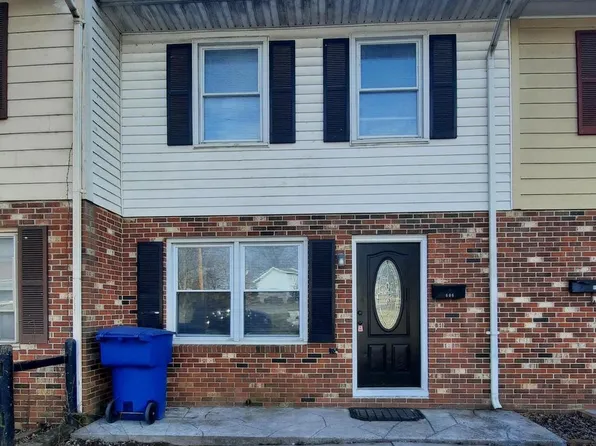 606 W 11th St, Front Royal, VA 22630