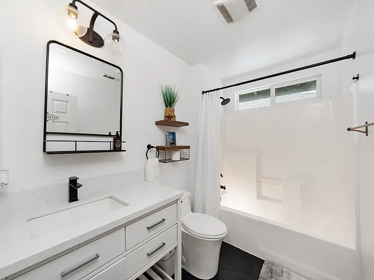 565 Alderbery Ln — Photo 18