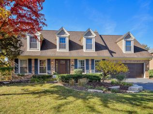 1N052 Timothy Ln, Carol Stream, IL 60188