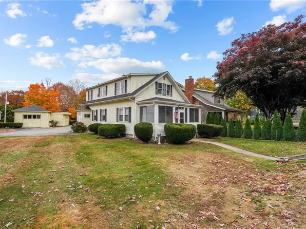 83 Farnum Pike, Smithfield, RI 02917