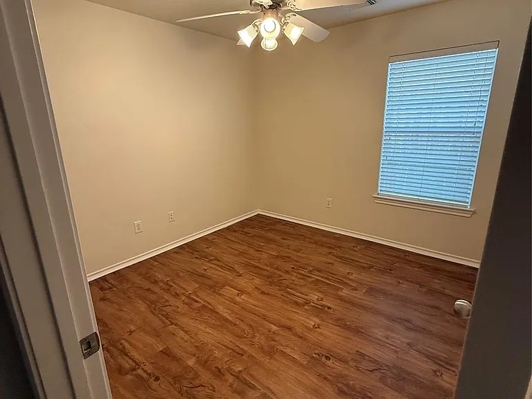 5118 Birch Manor Ln — Photo 6