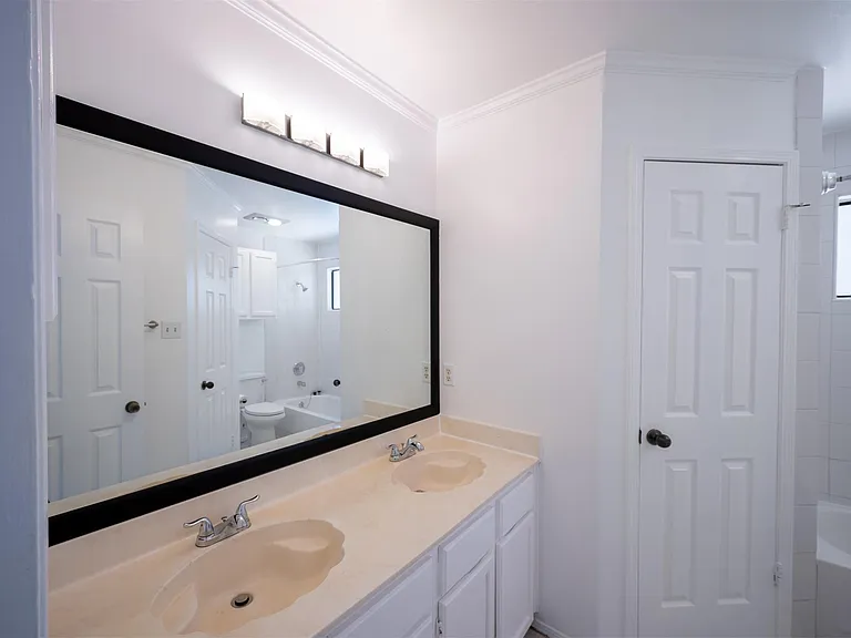 1601 Primrose Trl — Photo 11