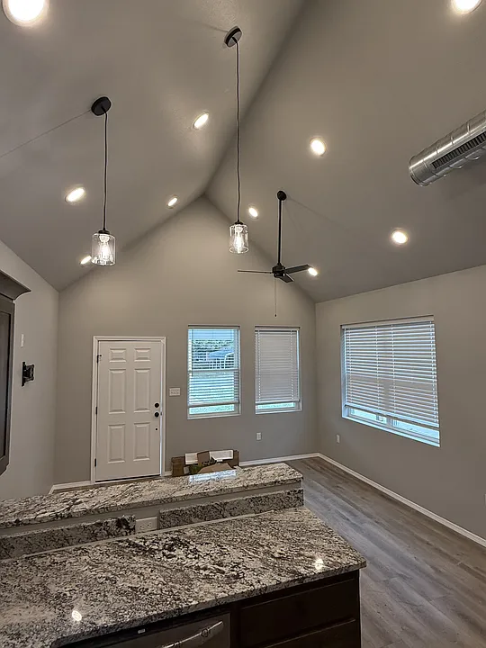 2 bed, 800 sqft, $1,250 — Photo 4