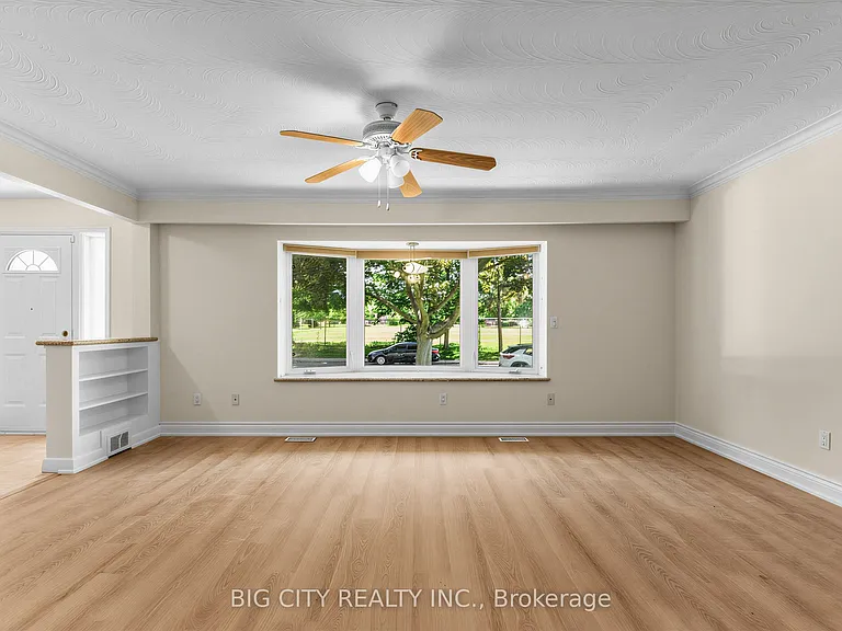 30 Lozoway Dr — Photo 3