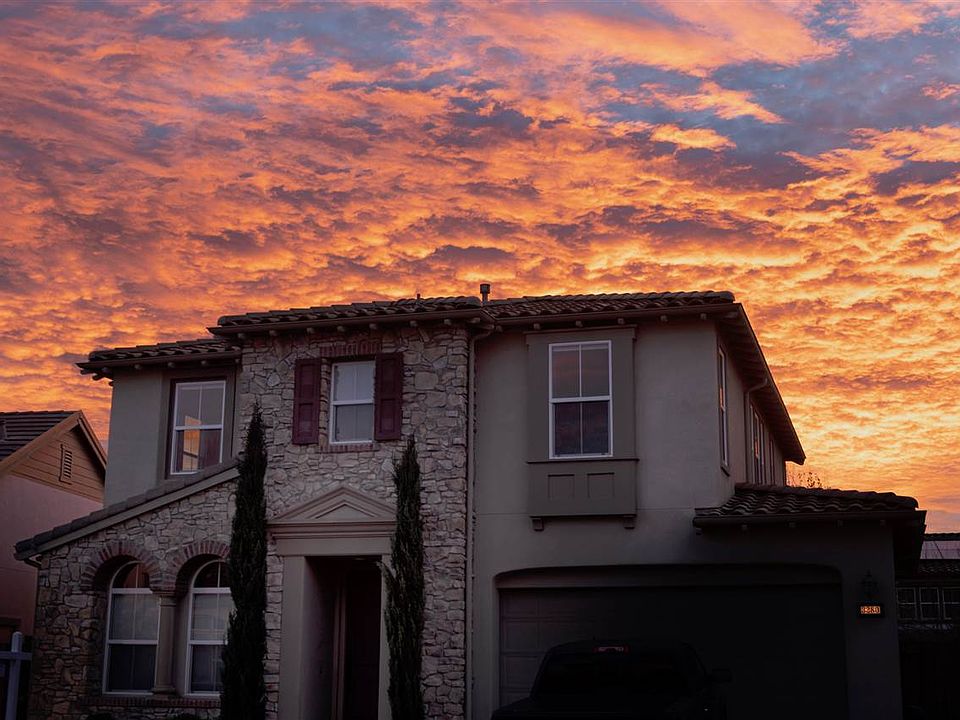 1st image of 3280 Griffon St W