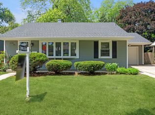 1110 S Wolf Rd, Des Plaines, IL 60016