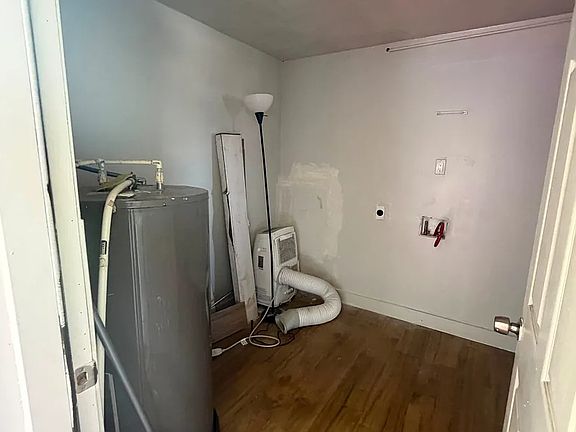 4th image of 4217 King Alfred Dr