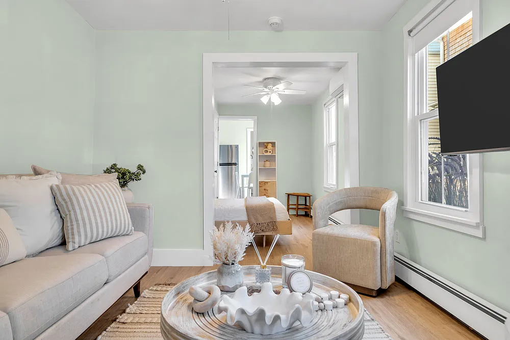 10 Abbott Ave — Photo 1