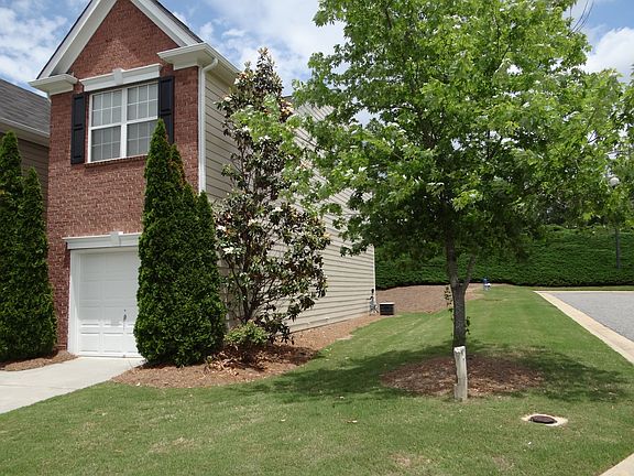 3rd image of 200 Magnolia Leaf Dr