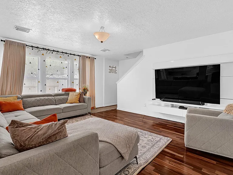 29207 Legends Hill Dr — Photo 8