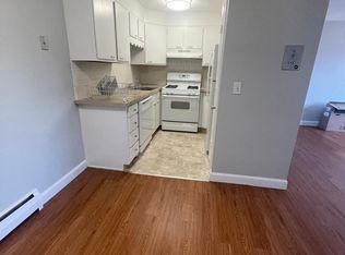 17 Creesy St APT 12, Marblehead, MA 01945