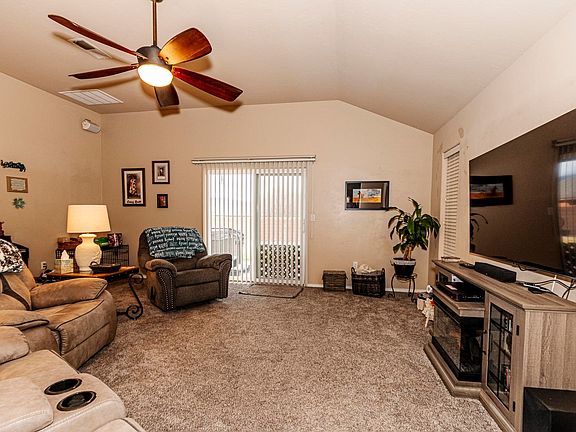 5th image of 302 Wildwood Dr