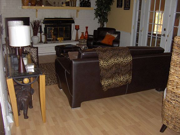 Family Rm w/ Fireplace