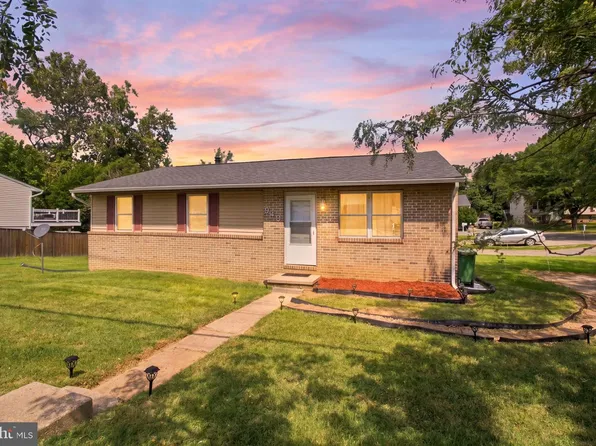 940 Hammonds Ln, Baltimore, MD 21225