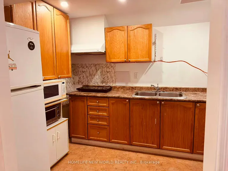 199 Hillcrest Ave #10 — Photo 10