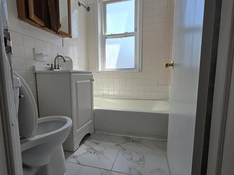 320 Hewitt St #2 — Photo 6