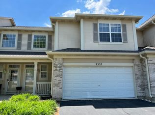 2357 Sunshine Ln, Aurora, IL 60503