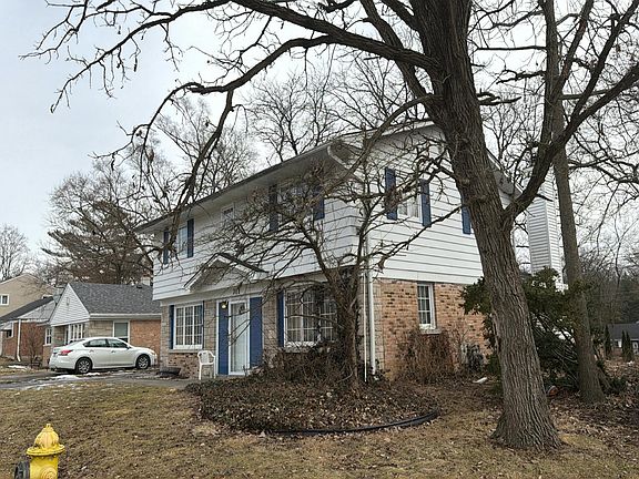 2nd image of 311 Oakwood St