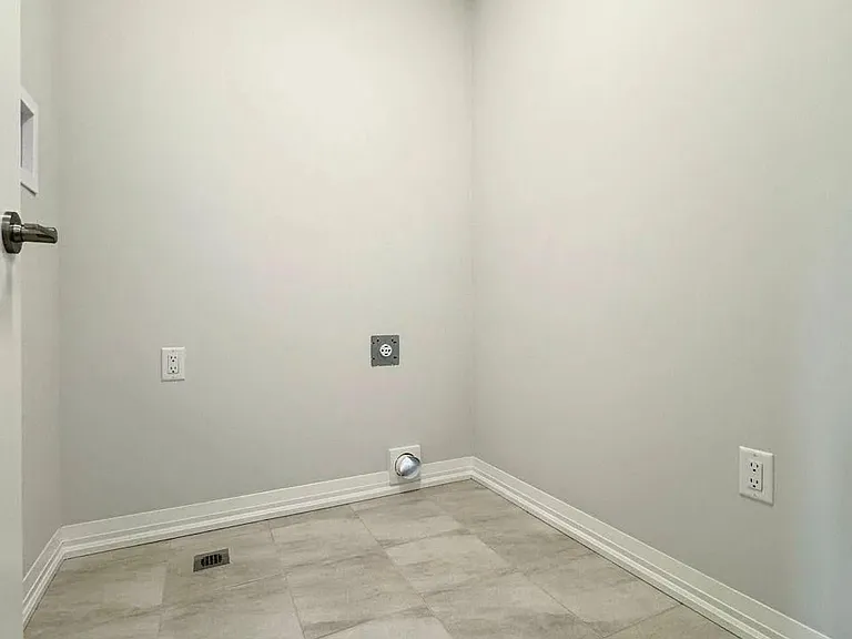 74 Acacia Rd — Photo 12