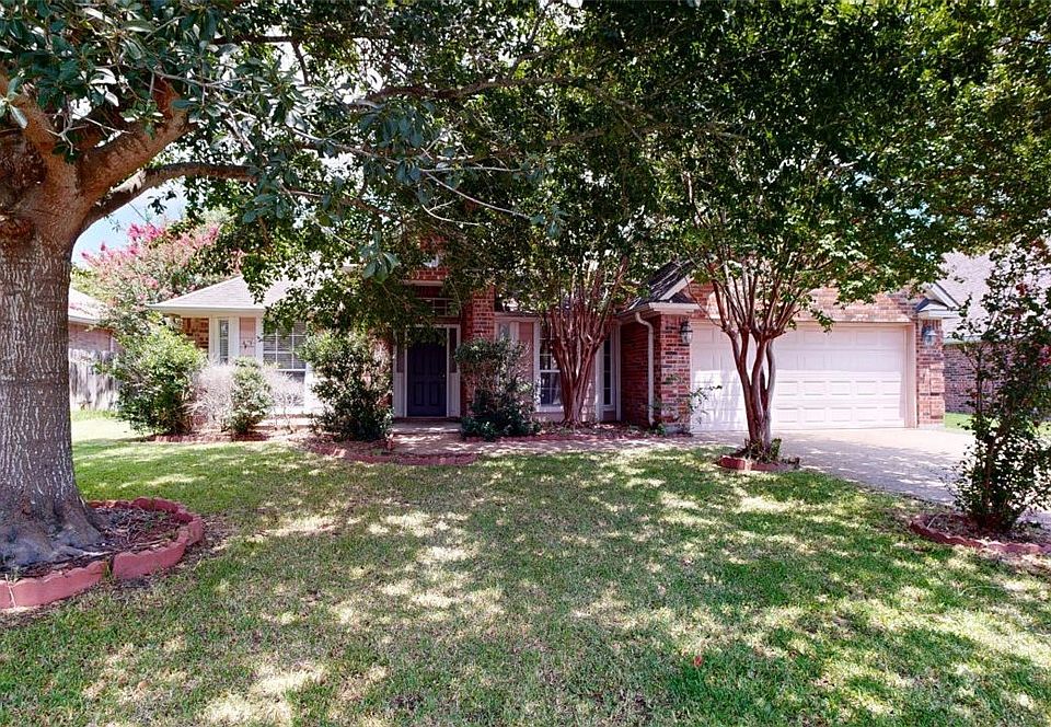 1st image of 327 Bernburg Ln