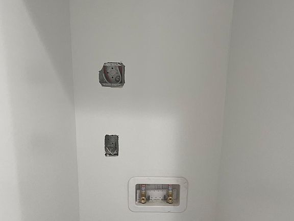 5th image of 97 Margaretta Ct Floor 2