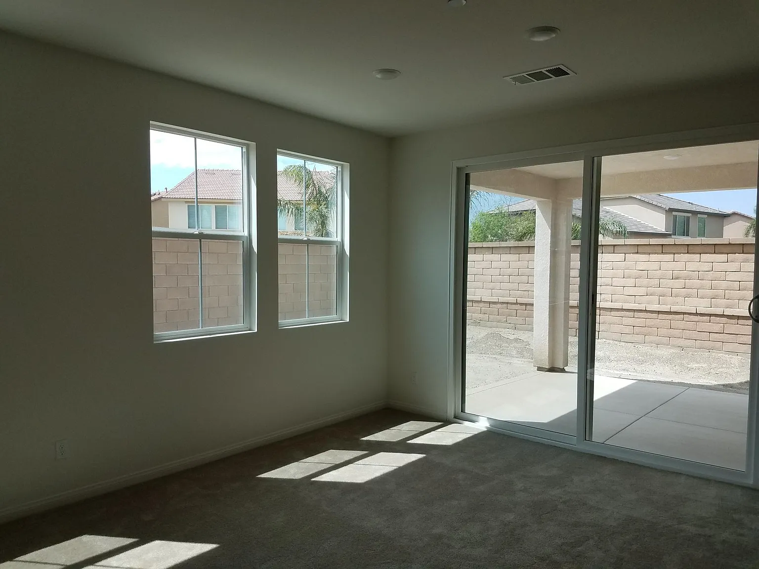 5 bed, 2554 sqft, $3,600 — Photo 4