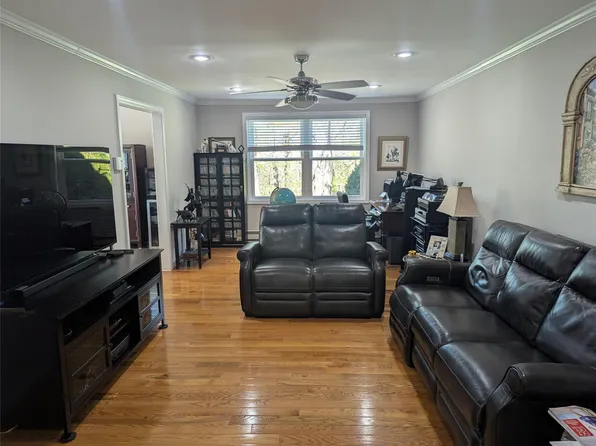 754 Sierra Vista Lane, Valley Cottage, NY 10989