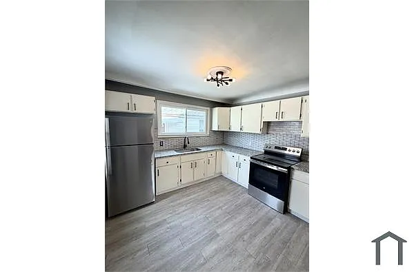 Building Photo - 21073 Helle Ave