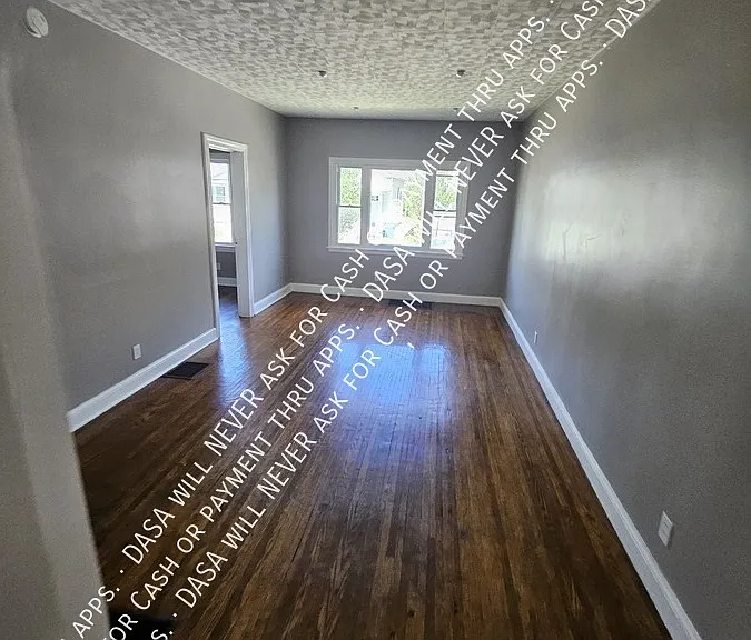 339 Weaver St #LOWER — Photo 2