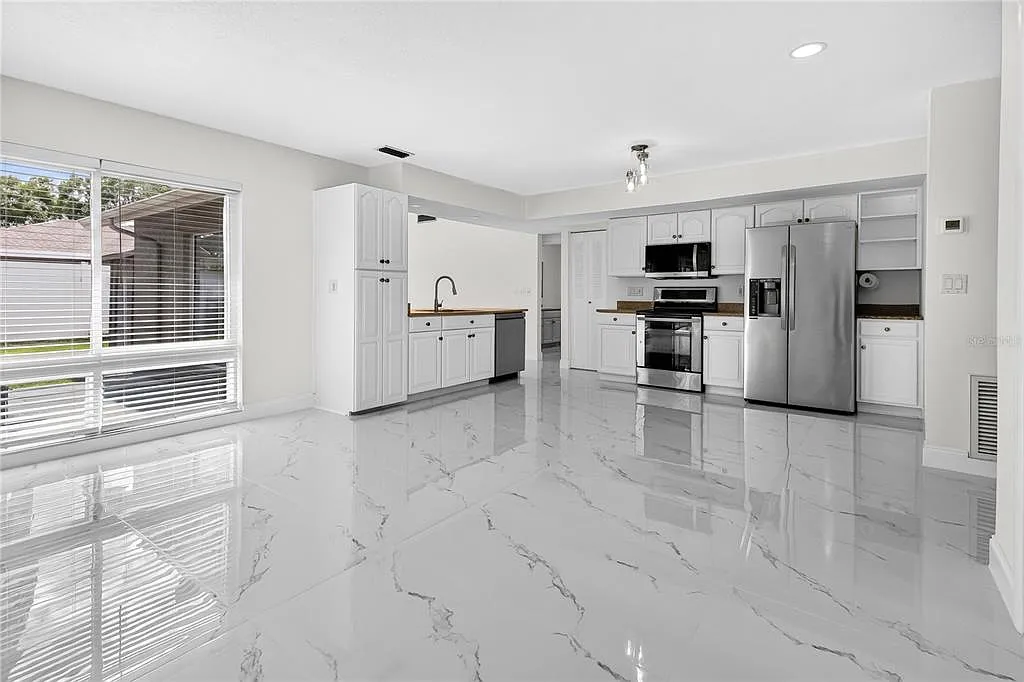 3 bed, 2.0 bath, 1528 sqft, $3,000 — Photo 4